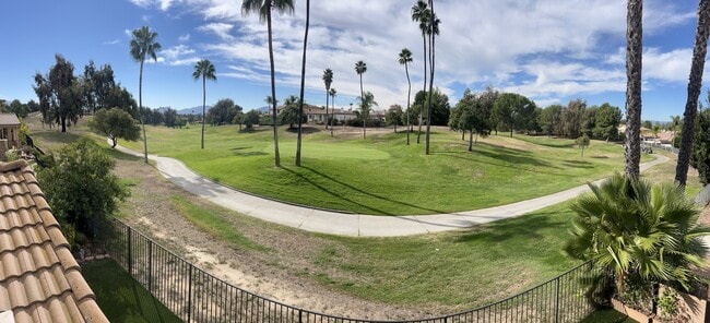 Building Photo - 31495 Sunningdale Dr