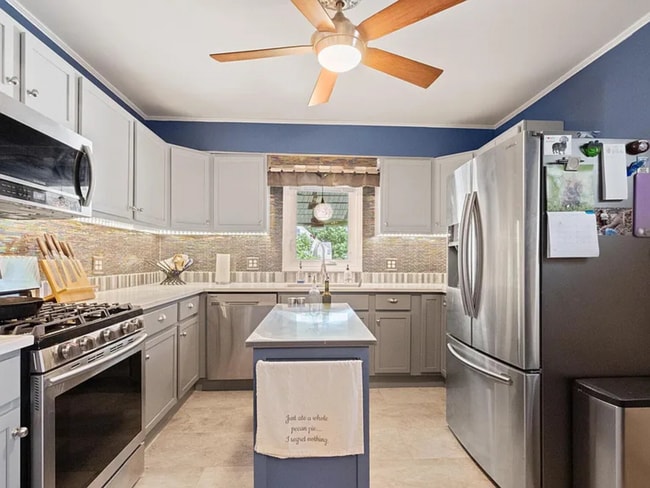 Building Photo - 170 Letchworth Ave