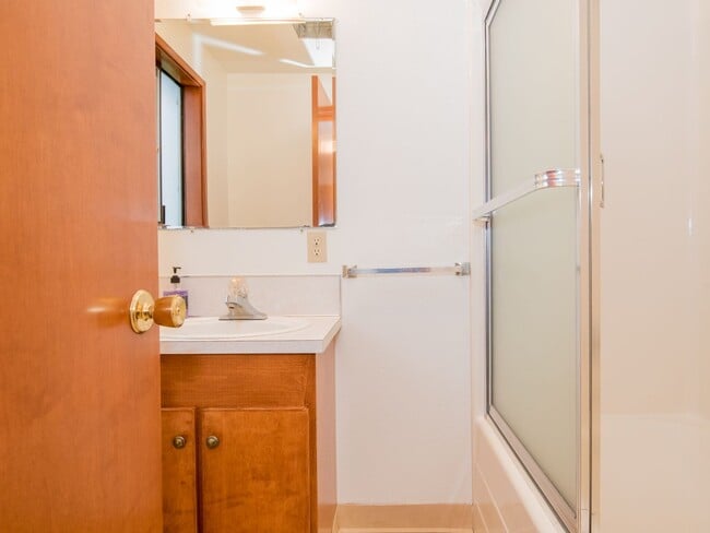 Building Photo - Adorable 2-bdrm/2-bath barn conversion home off River Road—Rural feel, close to everything