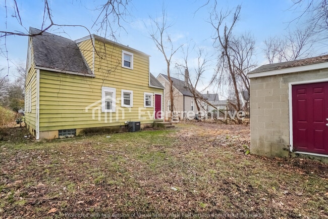 Building Photo - 2358 Meredith Dr