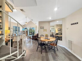 Building Photo - 815 Holiday Rdg