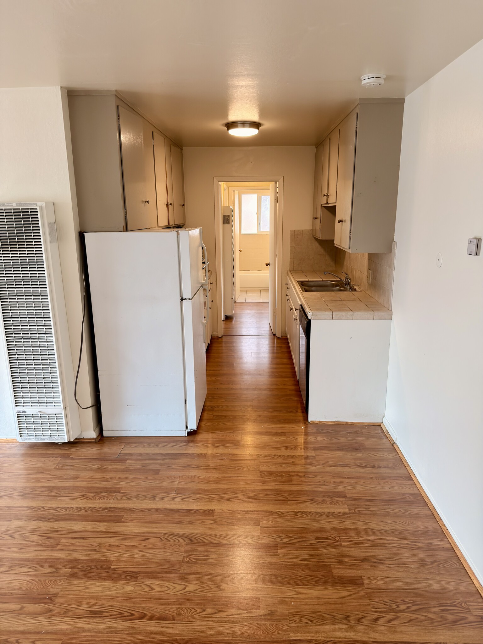 Building Photo - 1034 W Iowa Ave