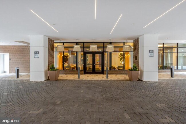 Building Photo - 925 N Fairfax St