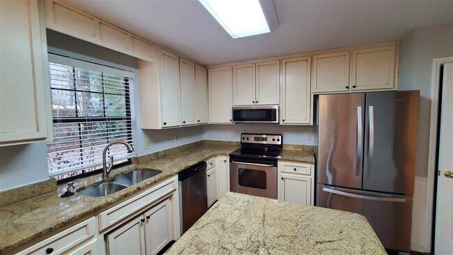 Building Photo - 4914 Ballygar Dr