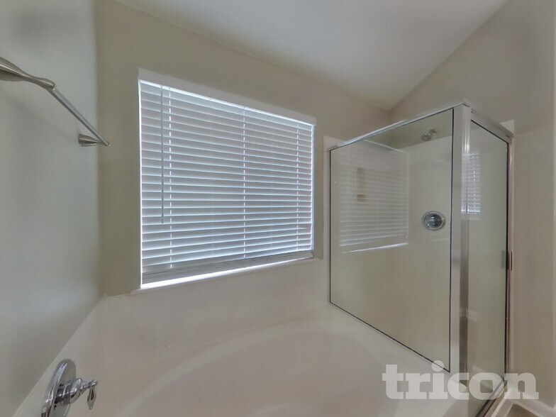 Building Photo - 4842 Dahlia Terrace