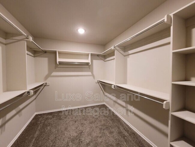Building Photo - 8808 SW 45th St
