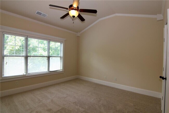Building Photo - 1660 Jardin Ct