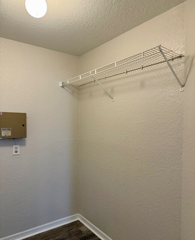 Building Photo - 7511 Seurat St