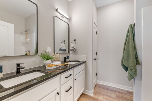 Building Photo - 12200 N Star St