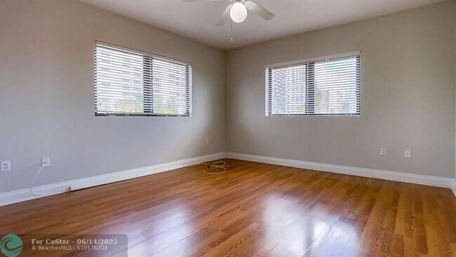 Building Photo - 4241 N Ocean Blvd