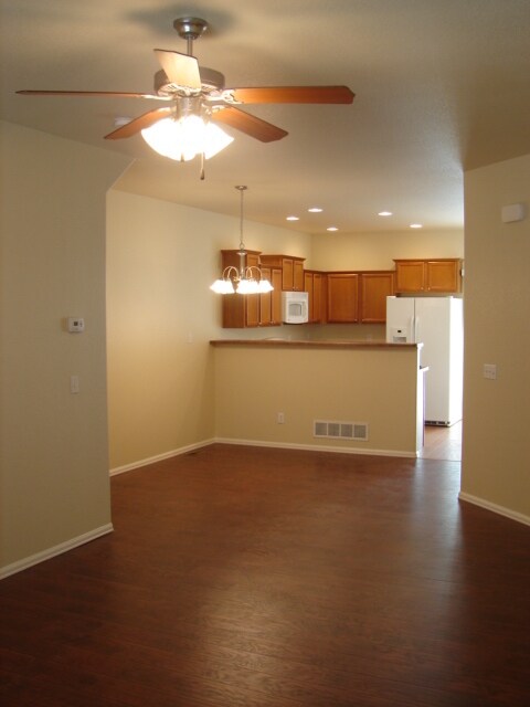 Building Photo - 3448 Kingfisher Nest Grove