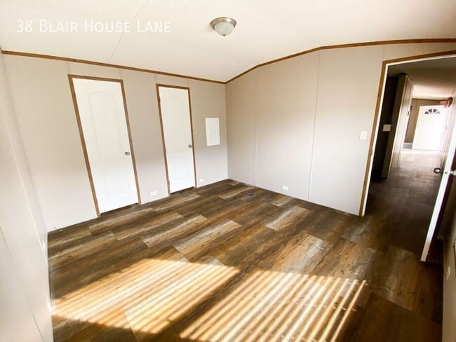 Building Photo - 38 Blair House Ln