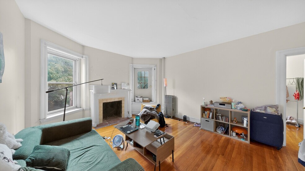 Building Photo - 1071 Beacon St
