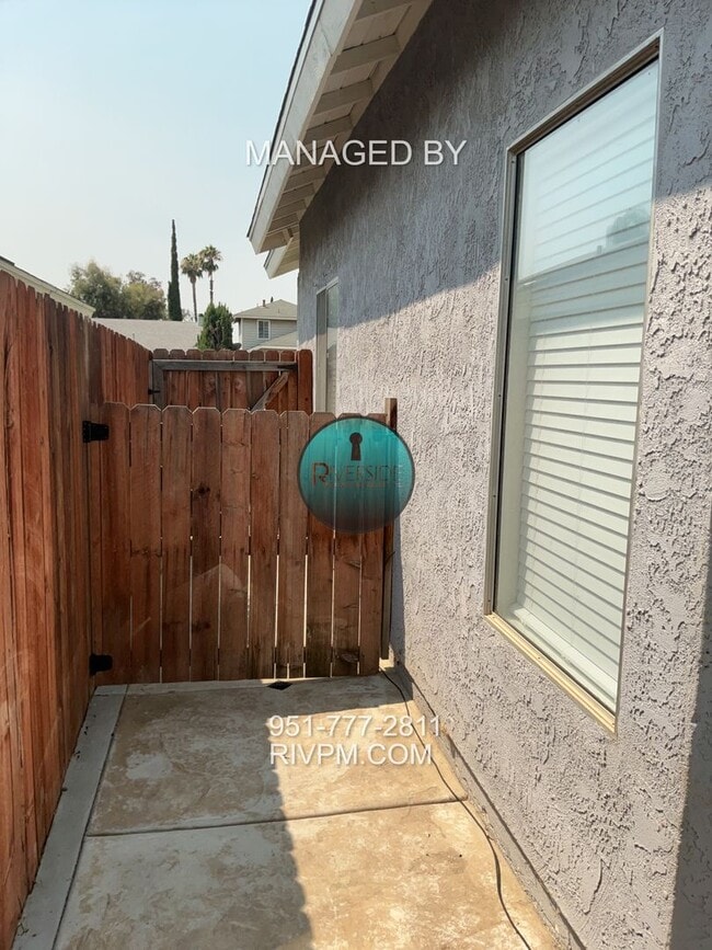 Building Photo - Beautiful 4-Bed, 2.5-Bath Upgraded Home wi...