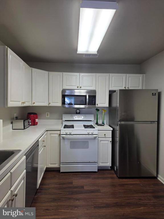 Building Photo - 1037 Gardenview Loop