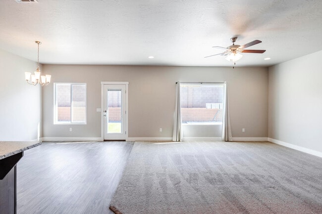 Building Photo - 3338 E Crimson Ridge Dr