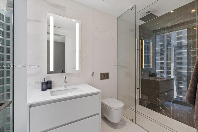 Building Photo - 300 Biscayne Blvd Way