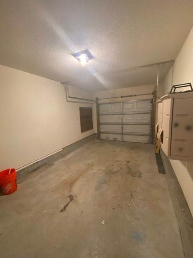 Building Photo - 3 BR 2 BA Maysville
