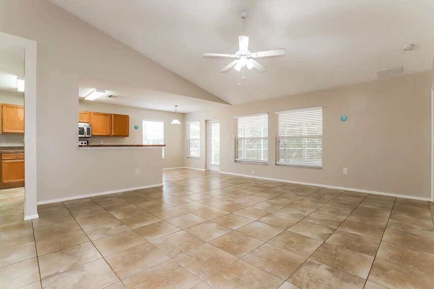 Building Photo - 11022 4th Ave E