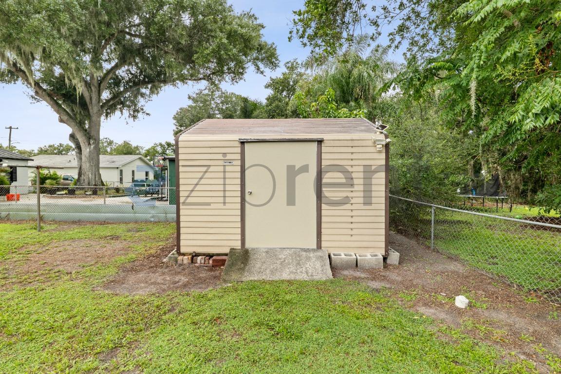 Building Photo - Unit