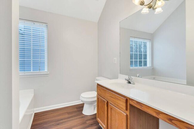 Building Photo - 5508 Kiev Dr