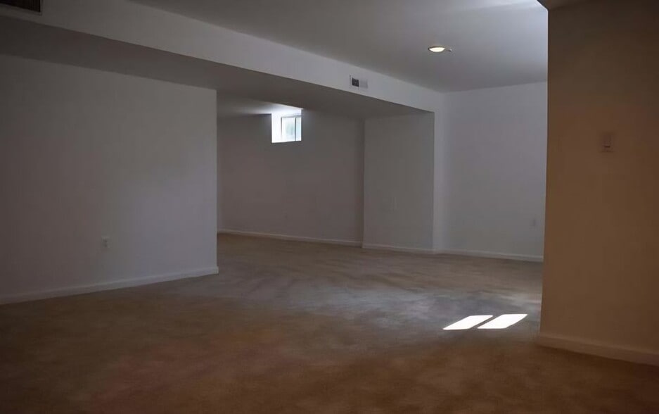 Building Photo - 7205 Ballantrae Ct