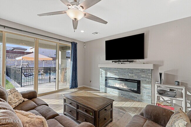 Building Photo - 883 Crystal Rook Dr