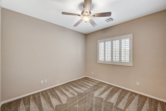 Building Photo - 10588 Isola Bella St