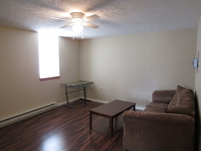 Building Photo - 1100 RES