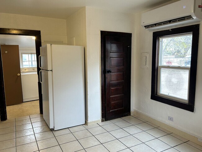 Building Photo - Charming Home with Yard Near Old Town Fort Collins