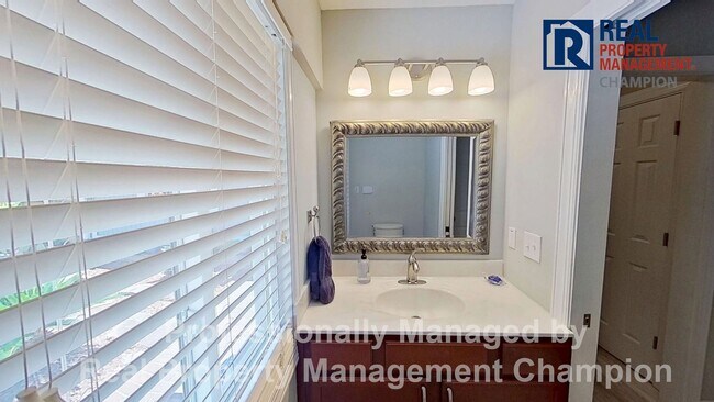 Building Photo - 3 BD/2.5 BA Home in MacCumber Terrace Neighborhood Minutes from Wrightsville Beach
