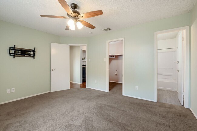 Building Photo - 8147 Easy Meadow Dr