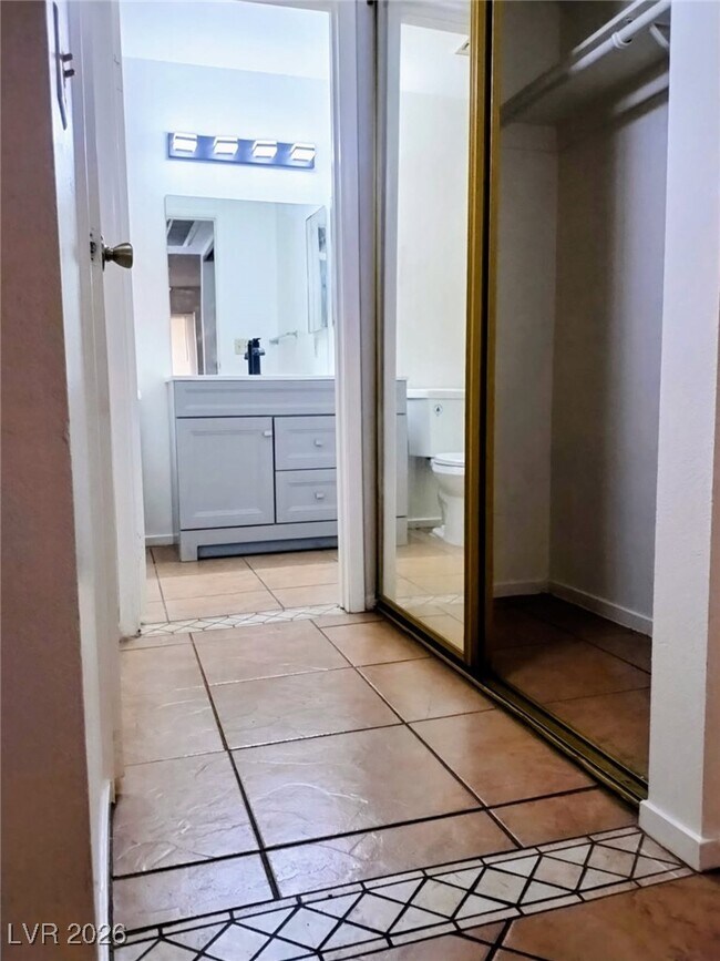 Building Photo - 1361 E University Ave.