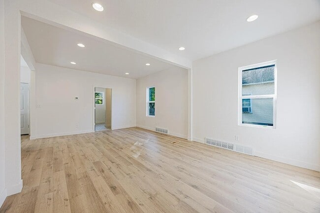 Building Photo - South University Drive