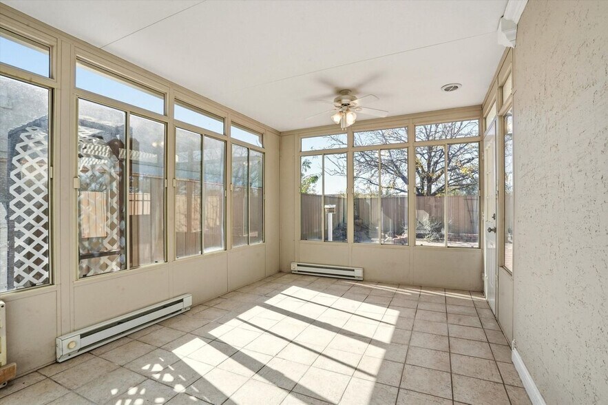 Building Photo - 1645 Hollyberry Dr NE