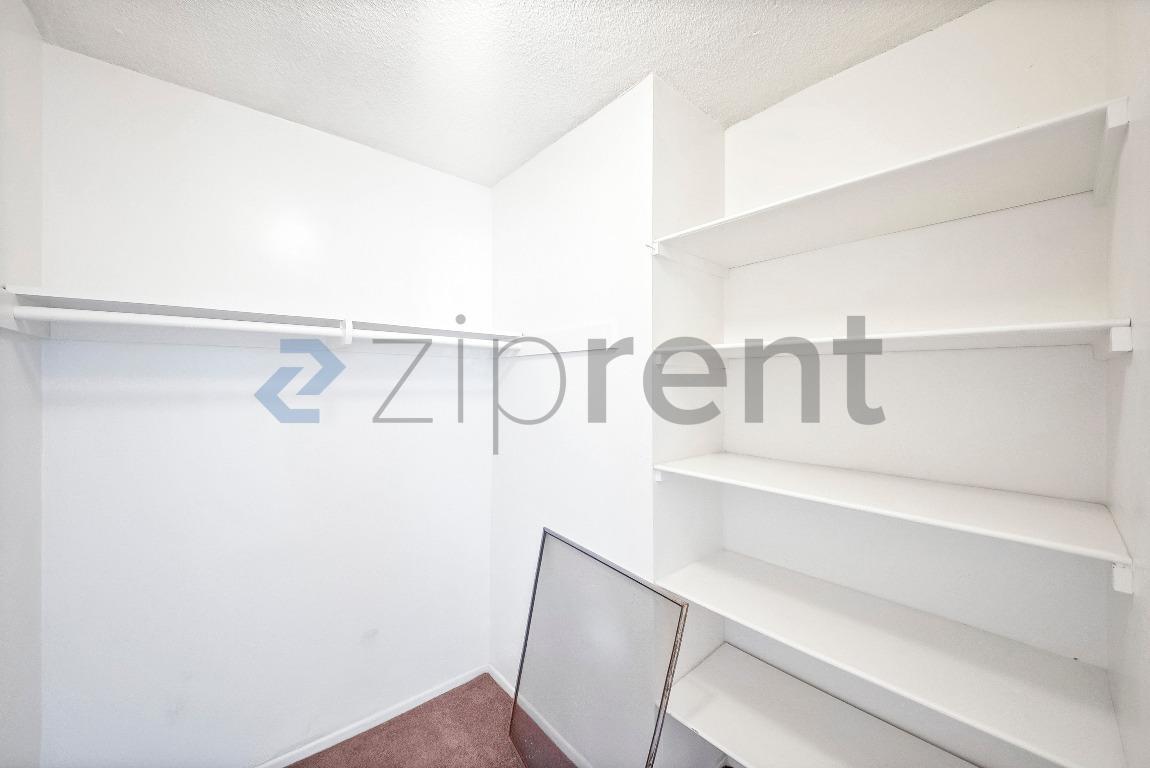 Building Photo - 2458 Normandie Ave