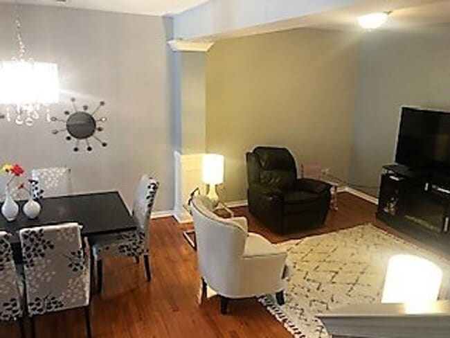 Building Photo - Coming soon - January 2026 Middletown - 3 bedroom, 2.5 bath townhome