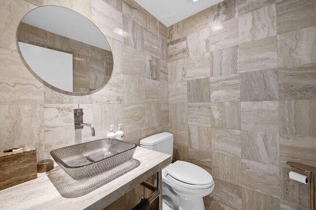 Building Photo - 2809 NE 25th St