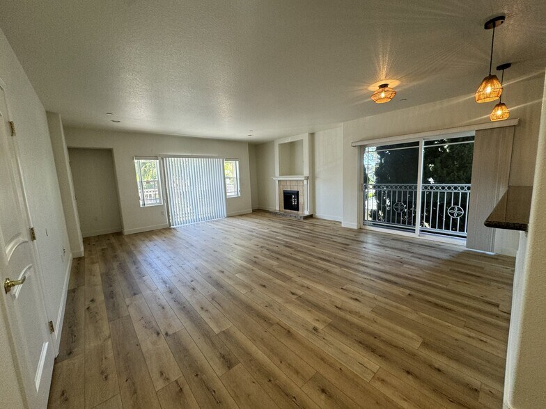 Building Photo - 4077 Inglewood Blvd