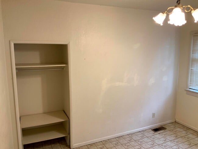 Building Photo - 3 Bedroom in Whiteaker Neighborhood