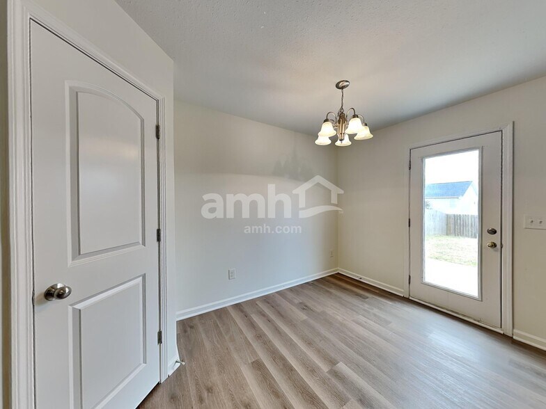 Building Photo - 4817 Cutstone Ct