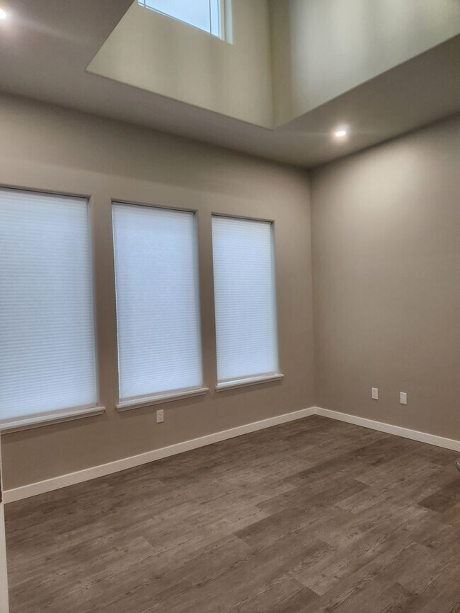 Building Photo - West Valley New 4 br plus office, 3.5 bath...