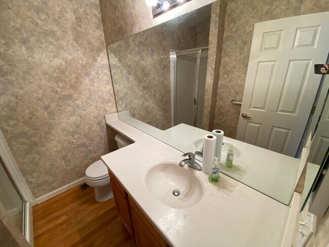 Building Photo - Great Highlands Ranch Home on the Golf Course!