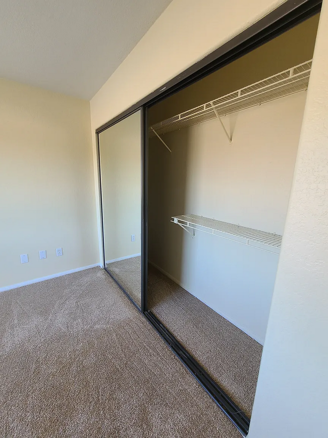 Building Photo - Beautifully Furnished Oceanside Condo Now ...