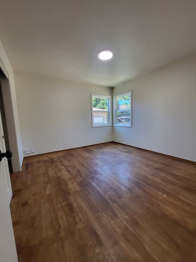Building Photo - Single Story Home Located in the hills of ...