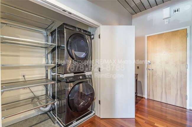 Building Photo - 620 Glen Iris Dr NE