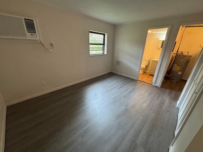 Building Photo - Maryville City 37803 - Recently remodeled 1-Bedroom, 1 Bath Home - Contact Tim Tipton (865) 806-7255