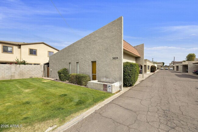 Building Photo - 3039 N 38th St