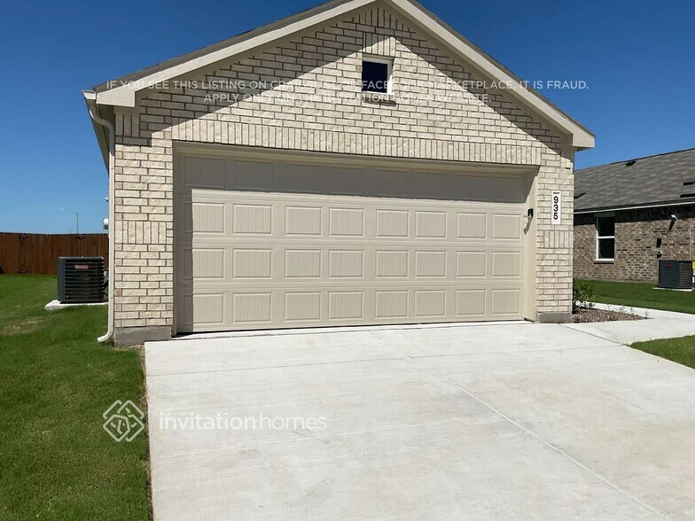 Building Photo - 935 Carrick Dr