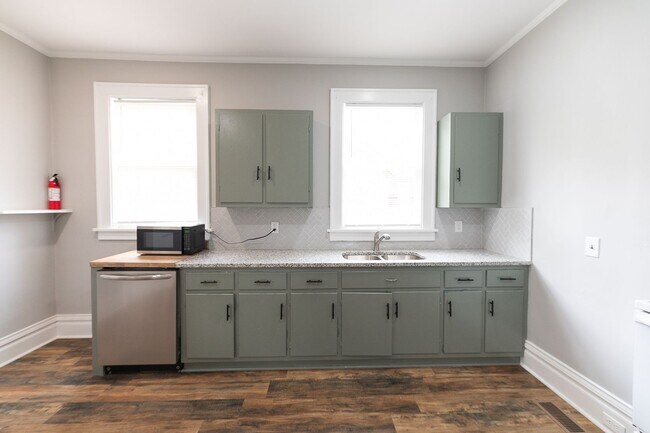 Building Photo - 501 Steele St